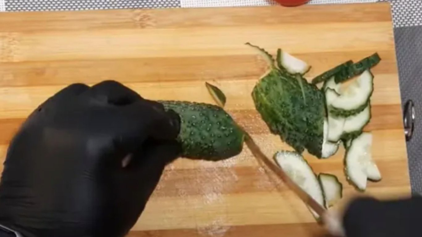 огірки для салату на зиму