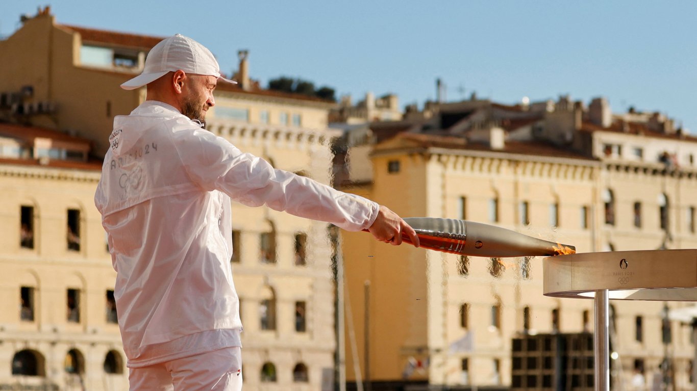 Олімпійський вогонь у Марселі