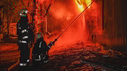 РФ завдала удару по Чернігову: горять будинки, є постраждалі - 290x166