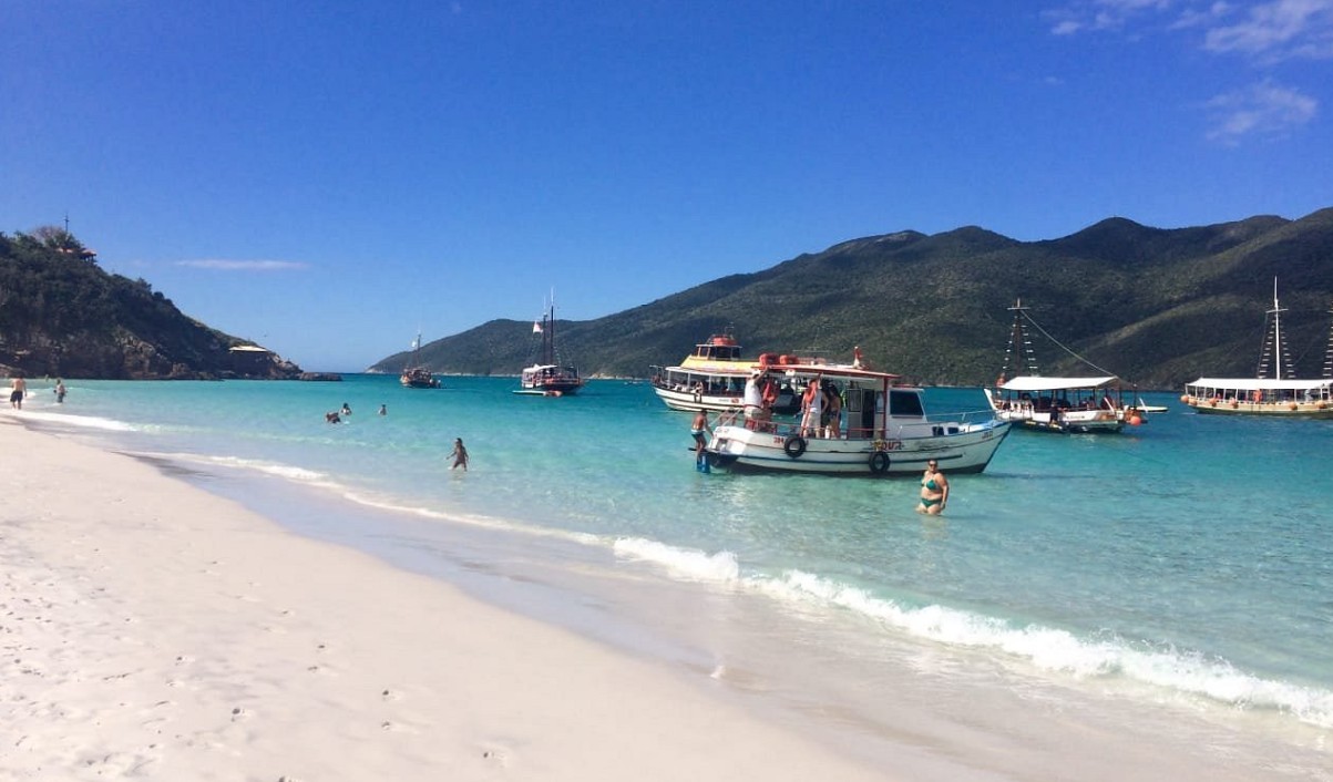 Смачна кухня та розкішні пляжі — куди вирушити взимку - фото 1