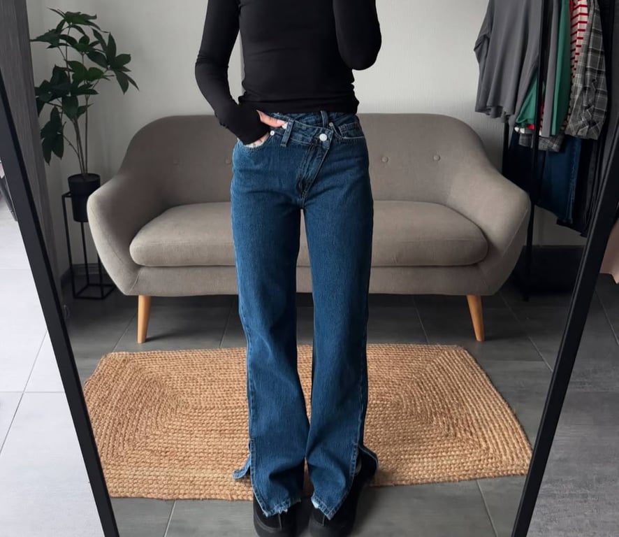 Джинси з заниженою талією підкорюють модний подіум