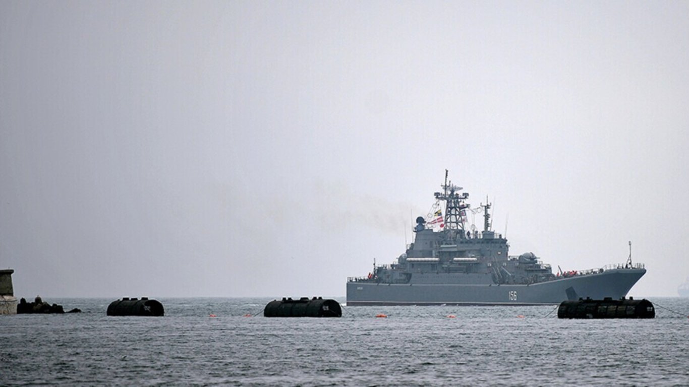 Оккупанты вывели ракетоноситель в Черное море