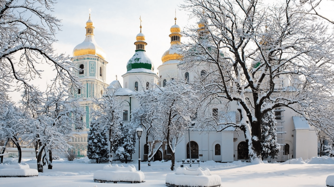 В Киеве демонтируют главный крест из Софийского собора — какая причина