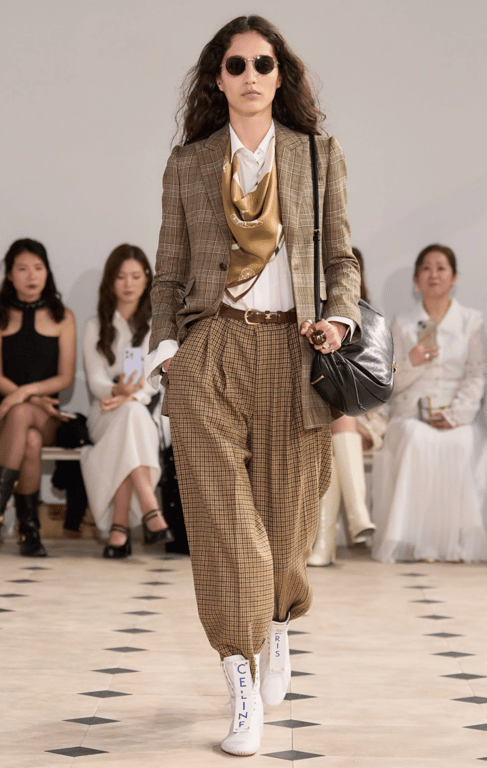 Боксерські високі кросівки підійдуть сміливим жінкам