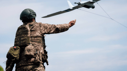 Russian troops replicate Ukrainian drone tactics on frontline - 285x160