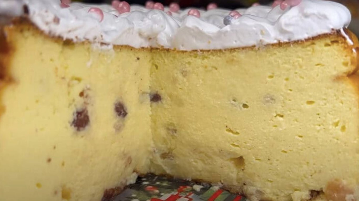 сирний пиріг з манкою та родзинками