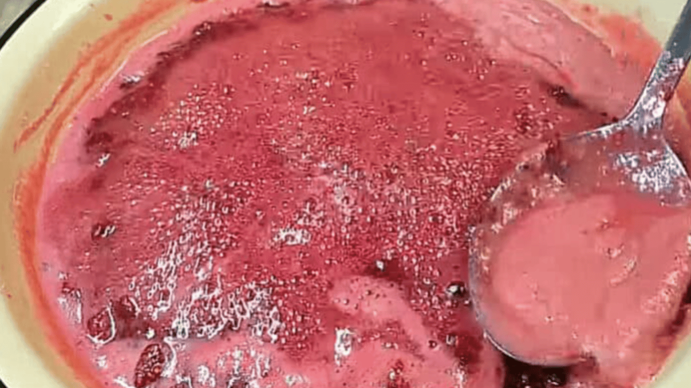 приготування варення з малиною