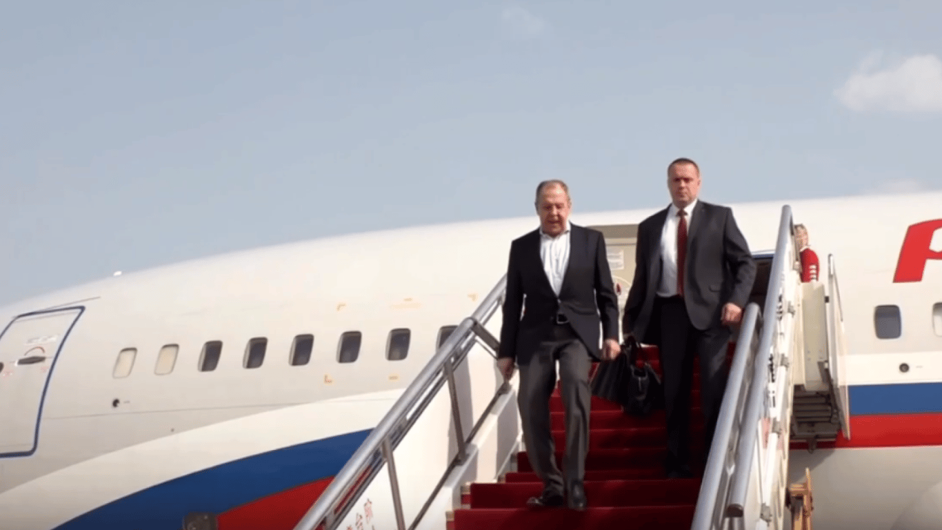 Лавров прибув з офіційним візитом до Китаю — з ким проведе переговори