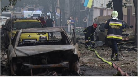 В сети появился момент попадания в дом во Львове - 290x166