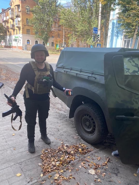 Олена Рекус з автоматом. Фото: Олена Рекус