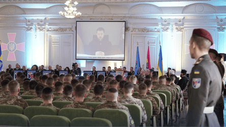 Зеленский поздравил выпускников Одесской военной академии - 285x160