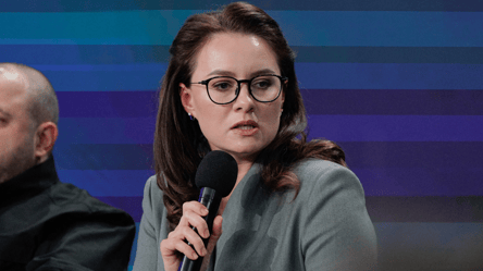 Пенсії та гроші за народження дитини — прем'єрка анонсувала зміни - 285x160