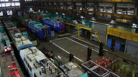 Экс-руководители завода в Запорожье подстроили госзакупку по завышенной цене — их судили - 285x160