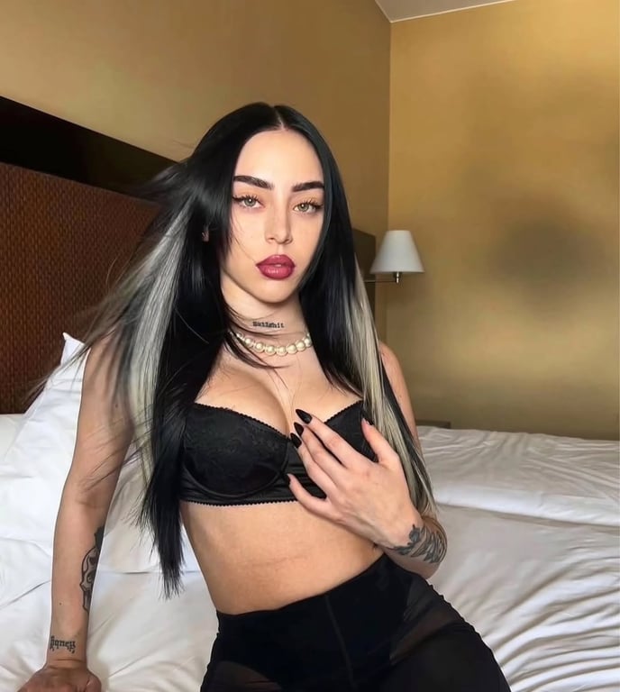 Никки Николь