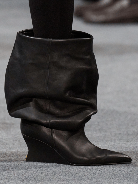 Чоботи, що нікого байдужим не залишать