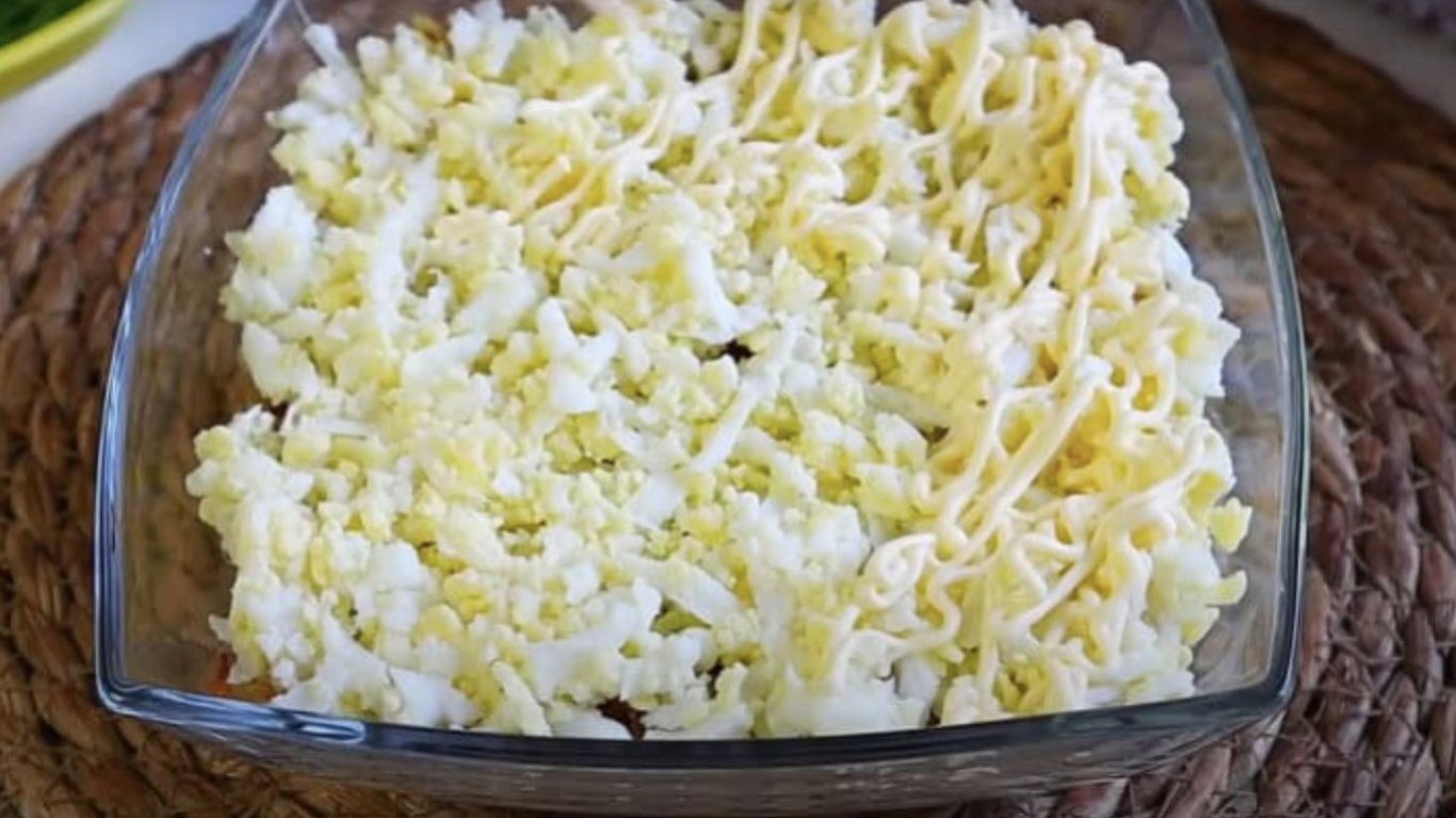 салат з куркою та яблуками