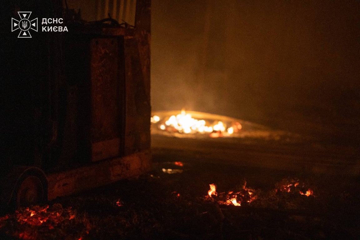 Пожежа в Києві 30 серпня