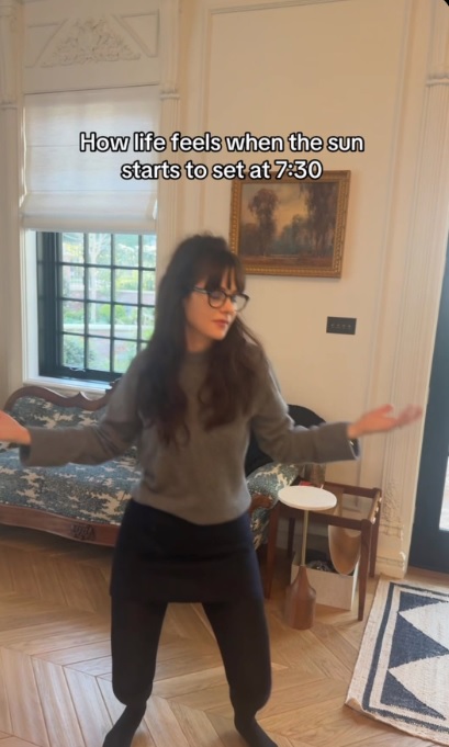 Принти й барабани — що робить вітальню Зоуї Дешанель унікальною - фото 1