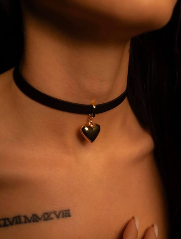 Чокери задають тренд 2025 року