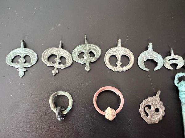 Українець намагався відправити поштою до США 75 автентичних пам'яток культури — фото - фото 1