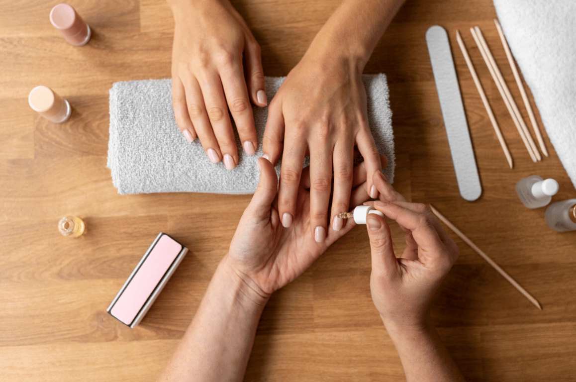 Найкращі дні для манікюру у лютому 2026 за місячним календарем