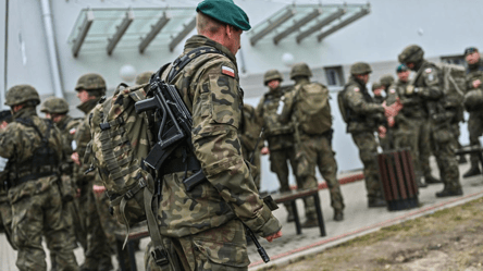 Польша перекидывает к границе Беларуси 1000 военных - 285x160