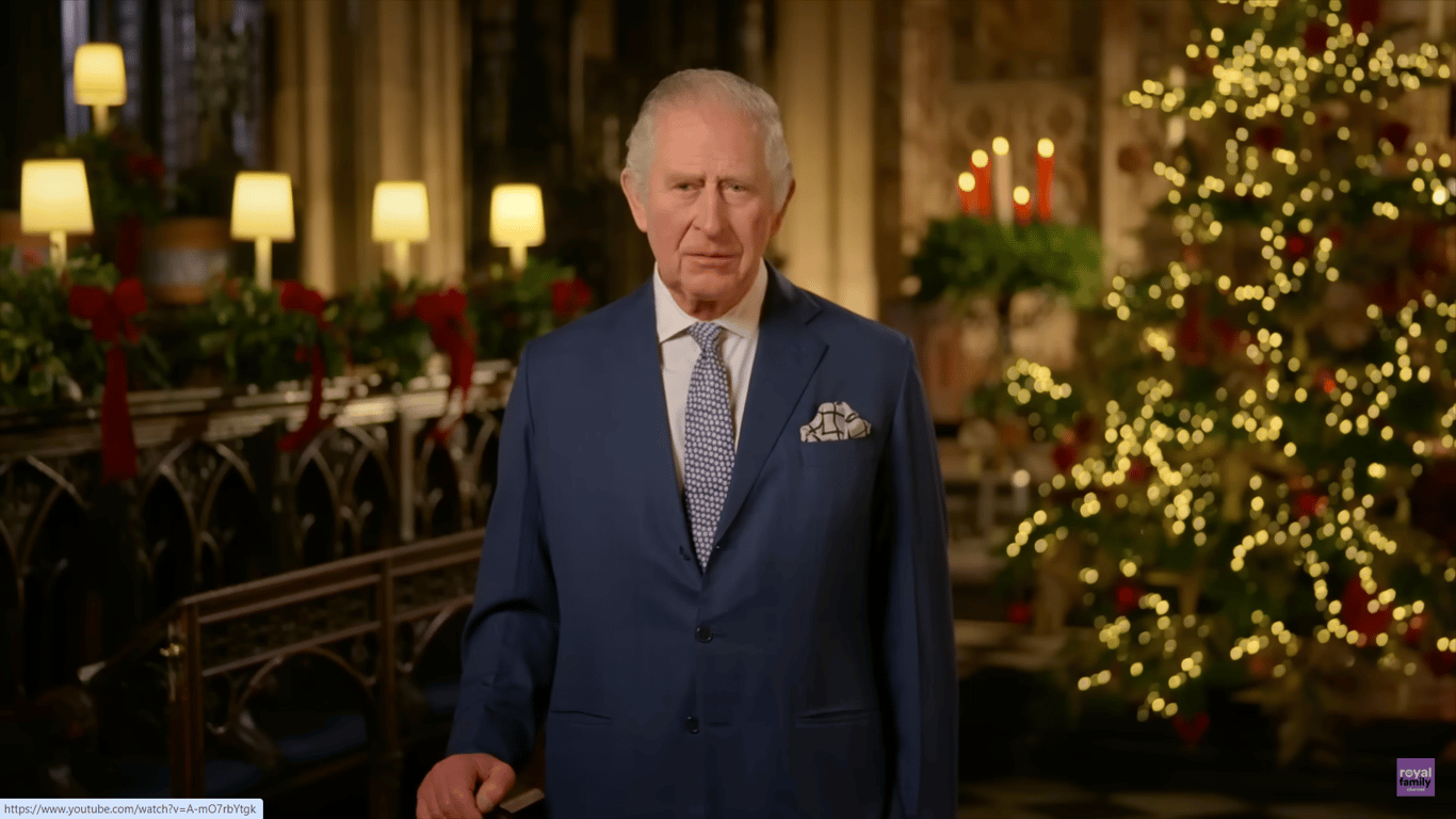 Король Чарльз вітає з Різдвом