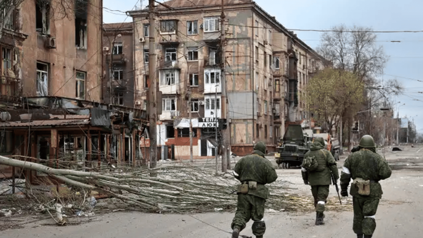 Знесення будинків у Маріуполі - росіяни щодня зносять по багатоповерхівці