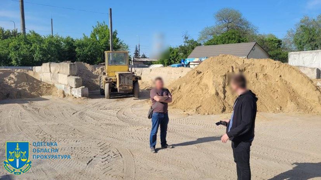 Прокуратура припинила незаконний видобуток піску на Одещині