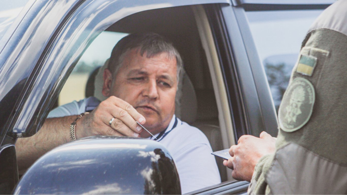 Виїзд чоловіків за кордон у травні 2024 року — які є зміни у законі