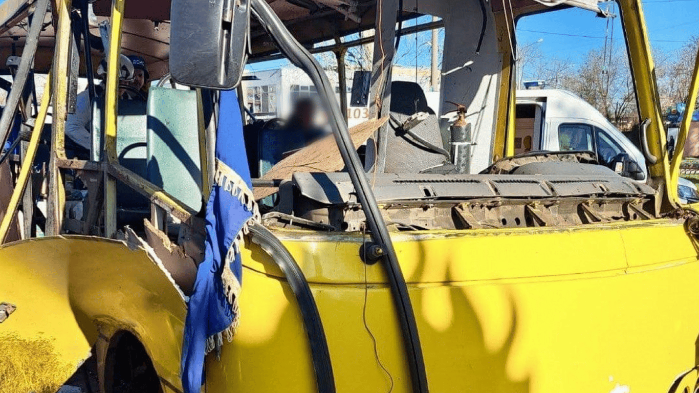 У Нікополі зросла кількість поранених внаслідок обстрілу автобуса