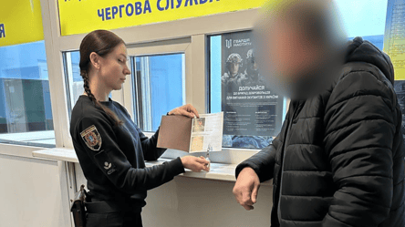 На Одещині через ревнощі чоловік ледь не зарізав дружину — деталі - 285x160