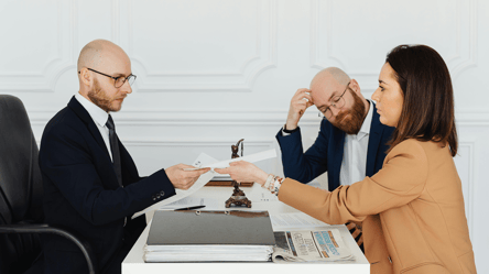 Обов'язкові спадкоємці — хто має право на майно попри заповіт - 285x160