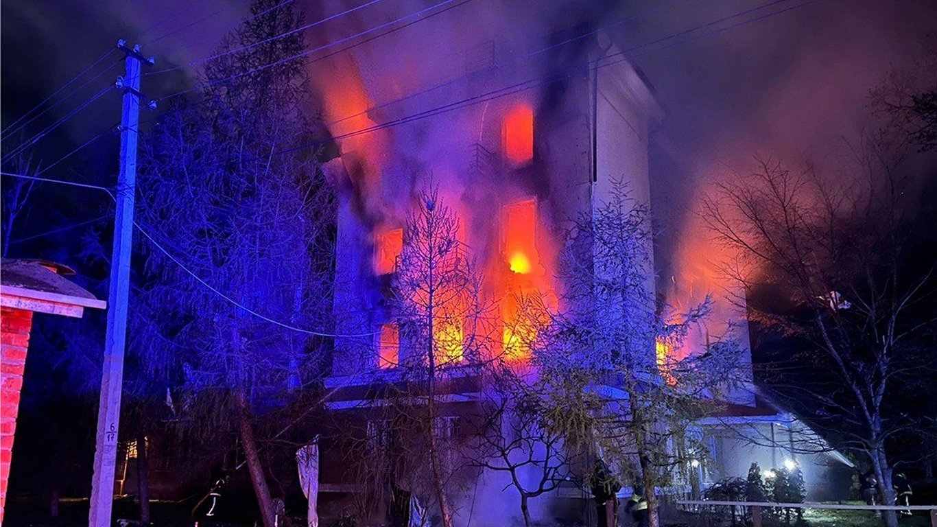 РФ атаковала гражданскую инфраструктуру на Сумщине: есть погибшая и раненые