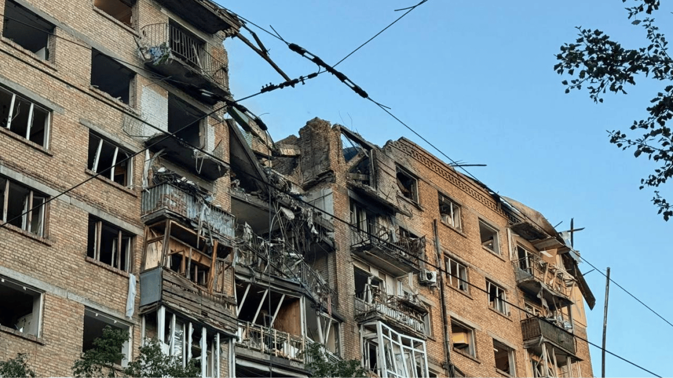 Более 50 ракет и 700 БпЛА: мониторы показали карту движения целей РФ