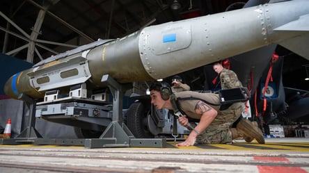 Держдеп США погодився продати Україні боєприпаси розширеної дальності - 290x160