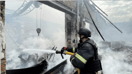 Атака БпЛА на Дніпро: виникли пожежі та є руйнування - 290x160