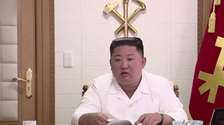 Який вигляд має бронепоїзд диктатора Кім Чен Ина (фото) - 285x160