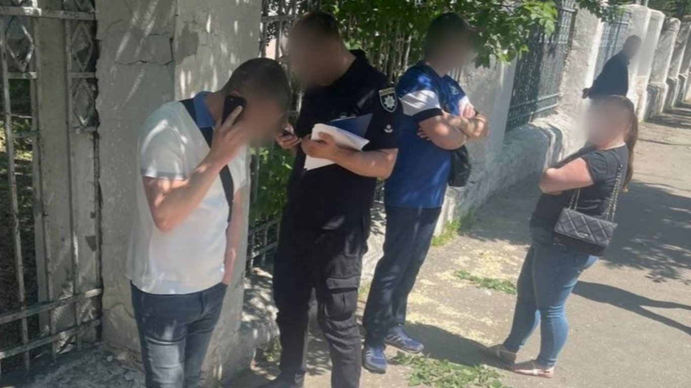 В Харькове задержали госисполнителя за взятку в 600 долларов