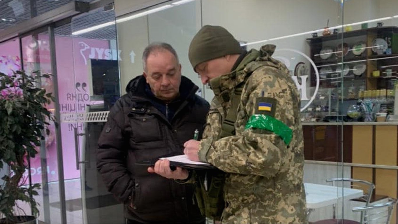 Мобілізація в Україні — чому ТЦК можуть не видавати повістки деяким українцям