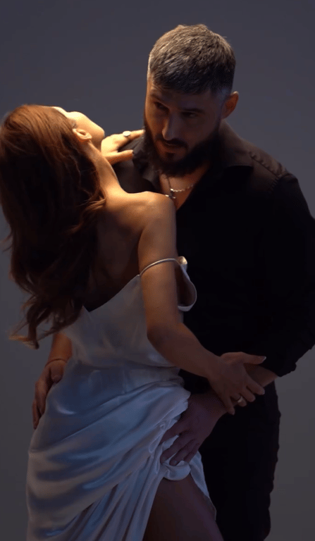 Наталья Денисенко с мужем на фотосессии