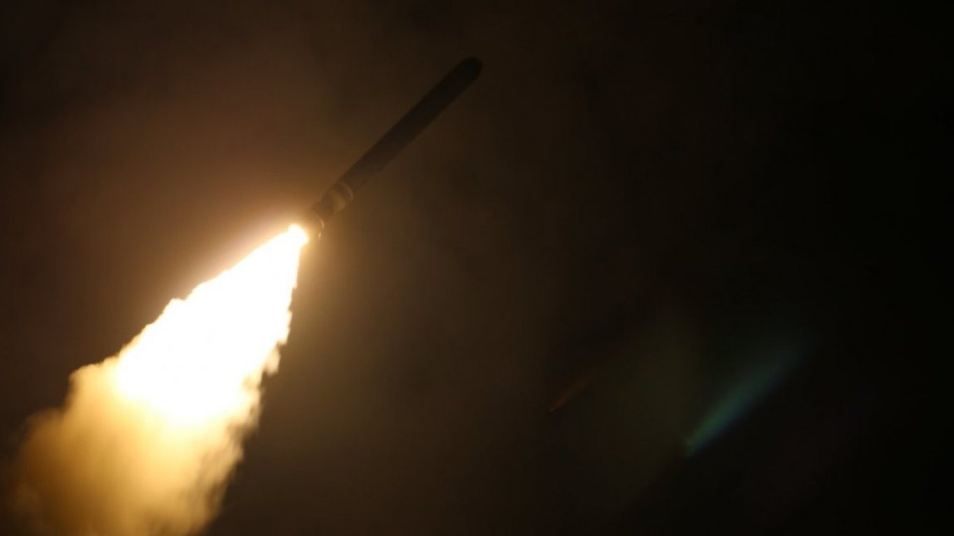 Управляемая авиационная ракета направляется в Кривой Рог 13 декабря