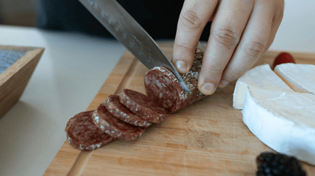 Сколько должна стоить качественная колбаса — цены в сегментах - 290x160