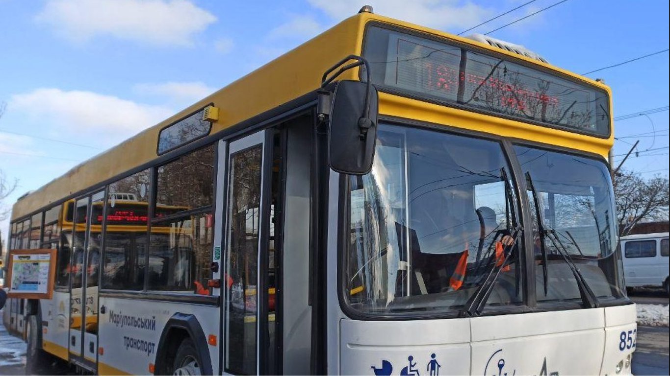 В Мариуполе бастуют водители автобусов: в городе закончилось дизтопливо для общественного транспорта
