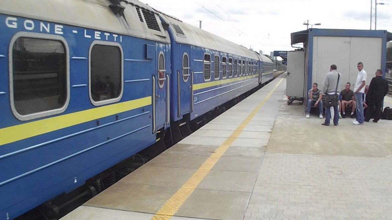 Укрзалізниця прискорить поїзд до Польщі — як курсуватиме