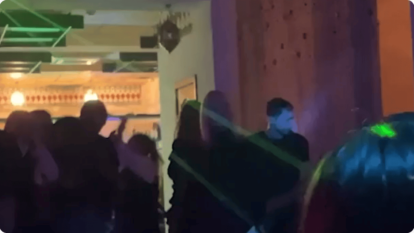 В Кировоградской области посетители одного из кафе танцевали под российскую музыку