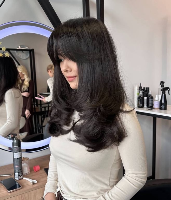 Korean Cascade Cut: The Chic Mid-Length Trend Everyone Wants