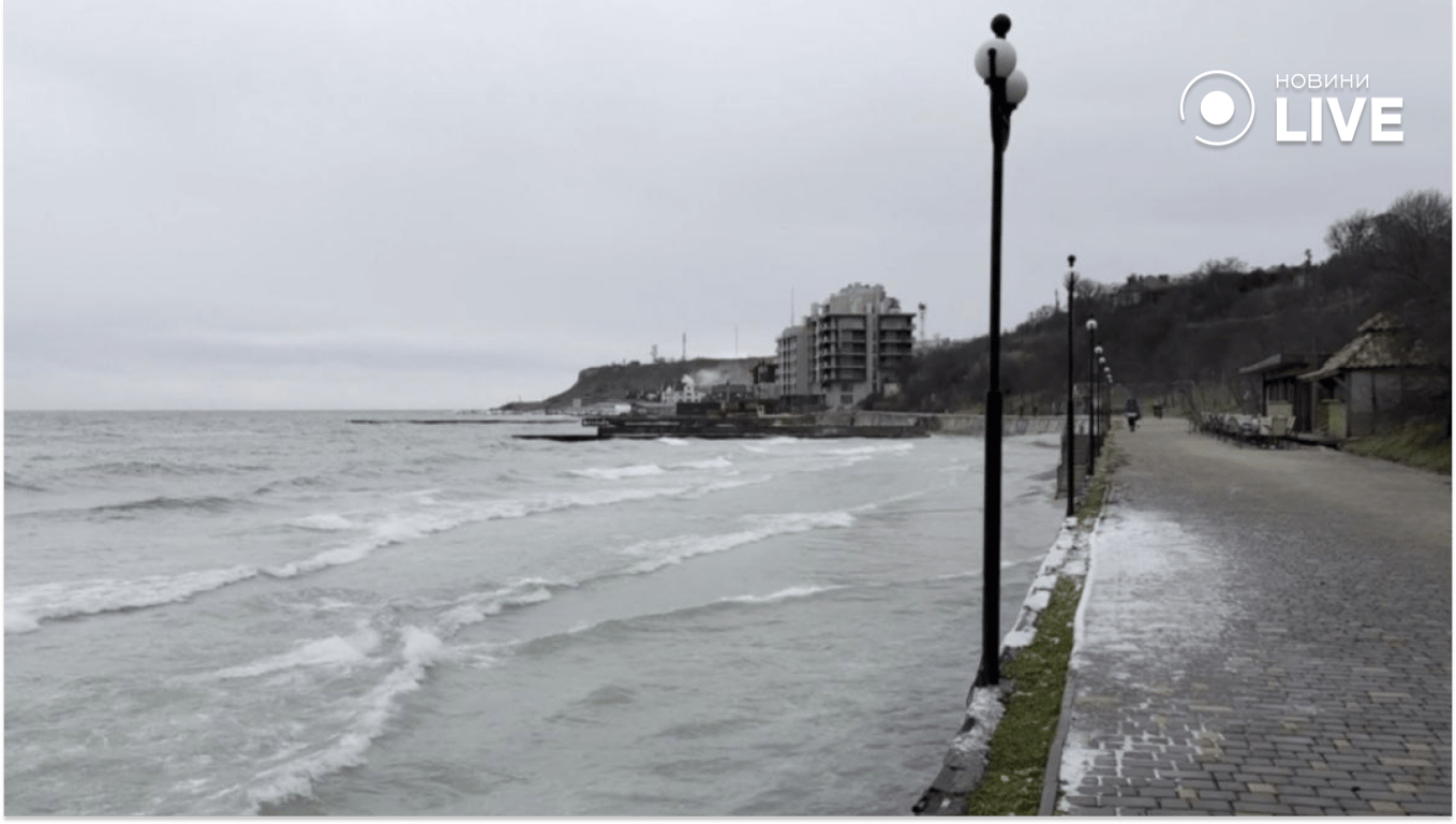 В Одесі пля пішов під воду