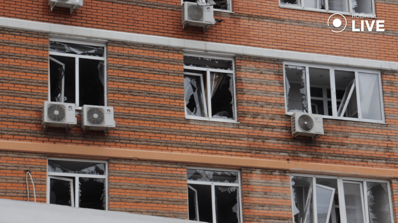 Поверхи у вогні та люди у пастці — рятувальна операція в Одесі - фото 1