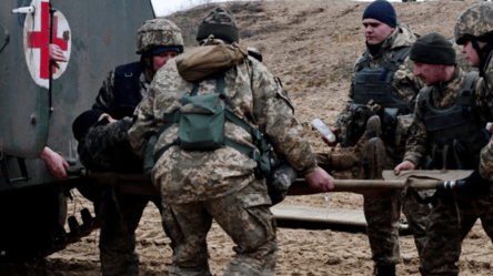 В "Азове" нужны боевые медики — какие условия работы - 285x160